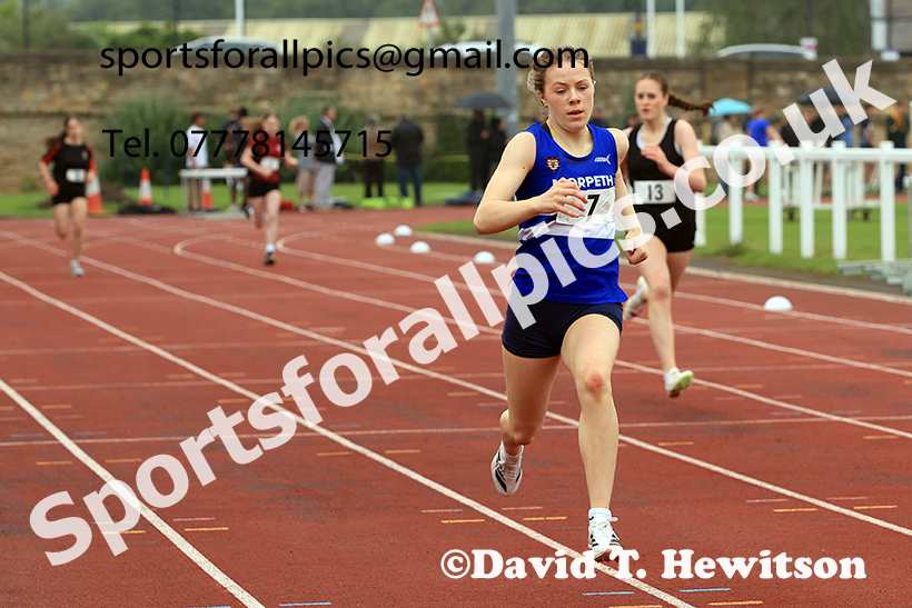 Girls 300 metres, 2025 Northumberland Schools Track and Fields, Wentworth, Hexham. Photo: David T. Hewitson/Sports for All Pics